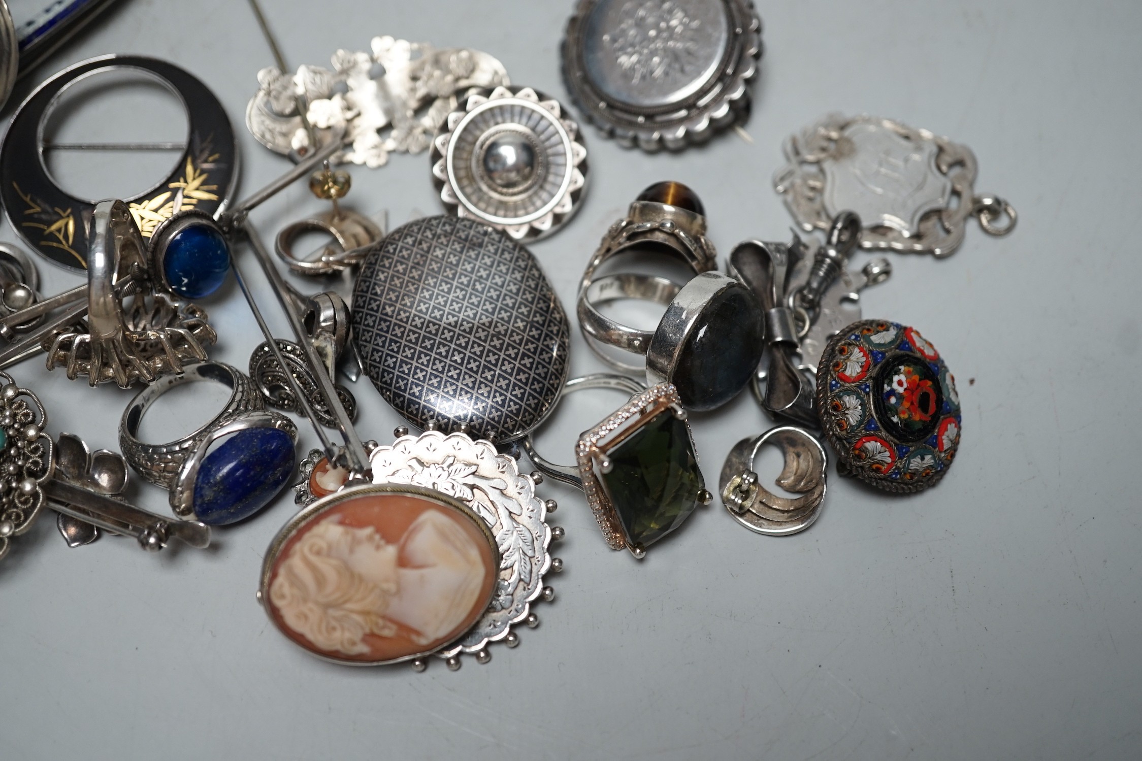 Assorted silver, white metal and other jewellery, including niello locket, Victorian cross pendant, rings, brooches, enamelled and sterling 'Mother' brooch, sterling and mixed metal Amita brooch.